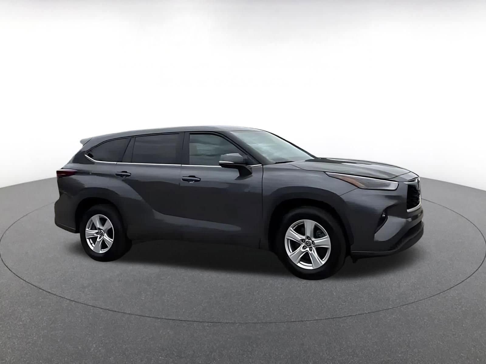 Thumbnail: 2025 Toyota Highlander - 2