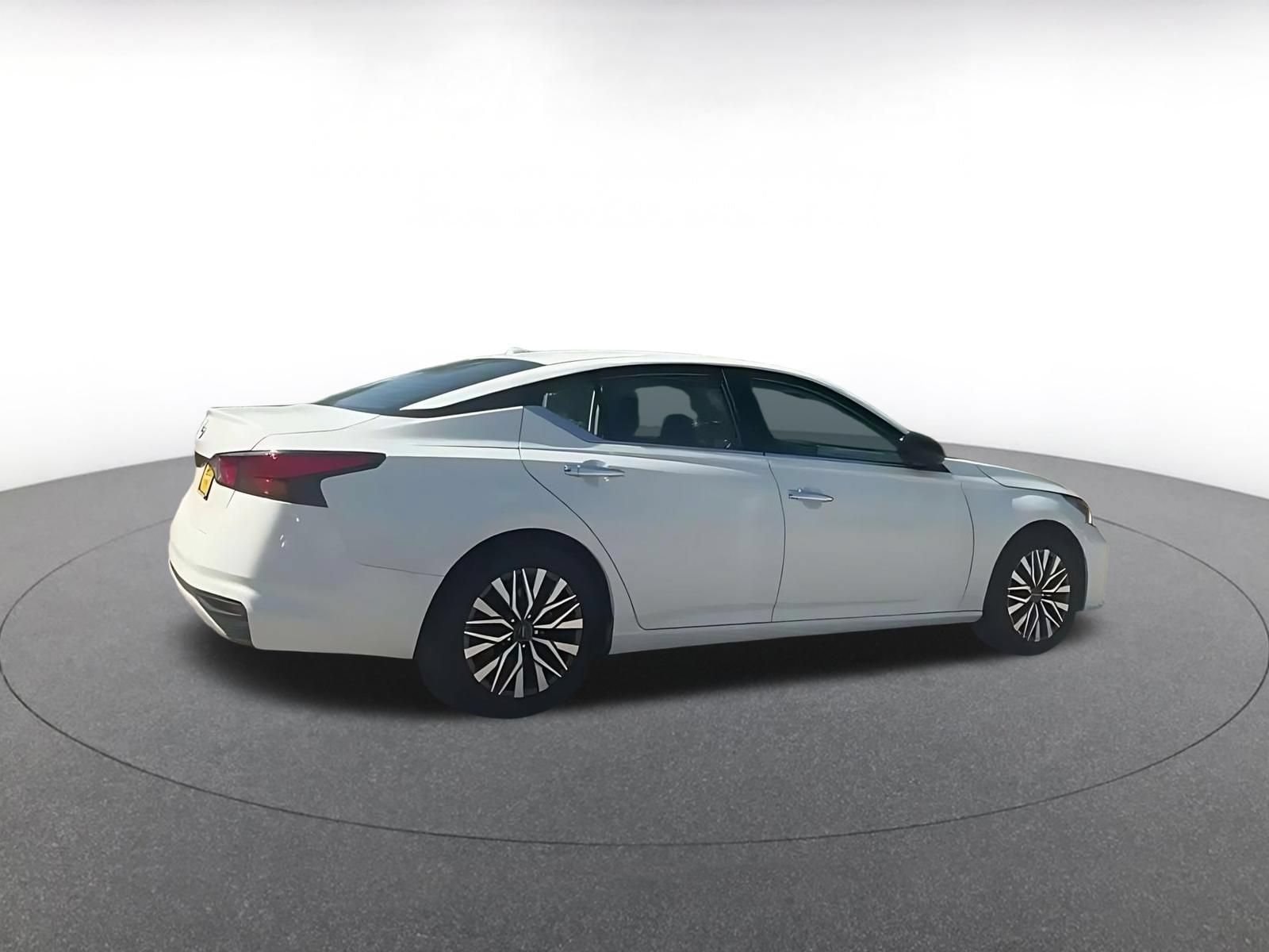 Thumbnail: 2025 Nissan Altima - 13
