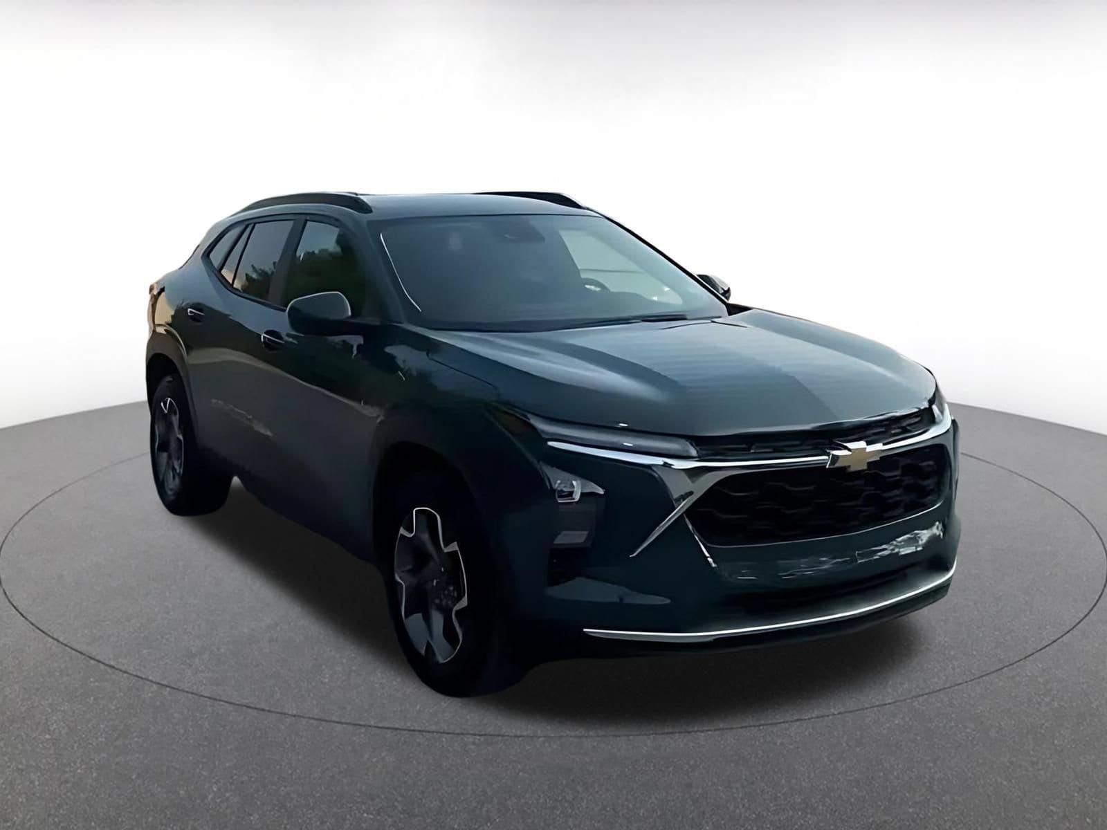 Thumbnail: 2025 Chevrolet Trax - 3