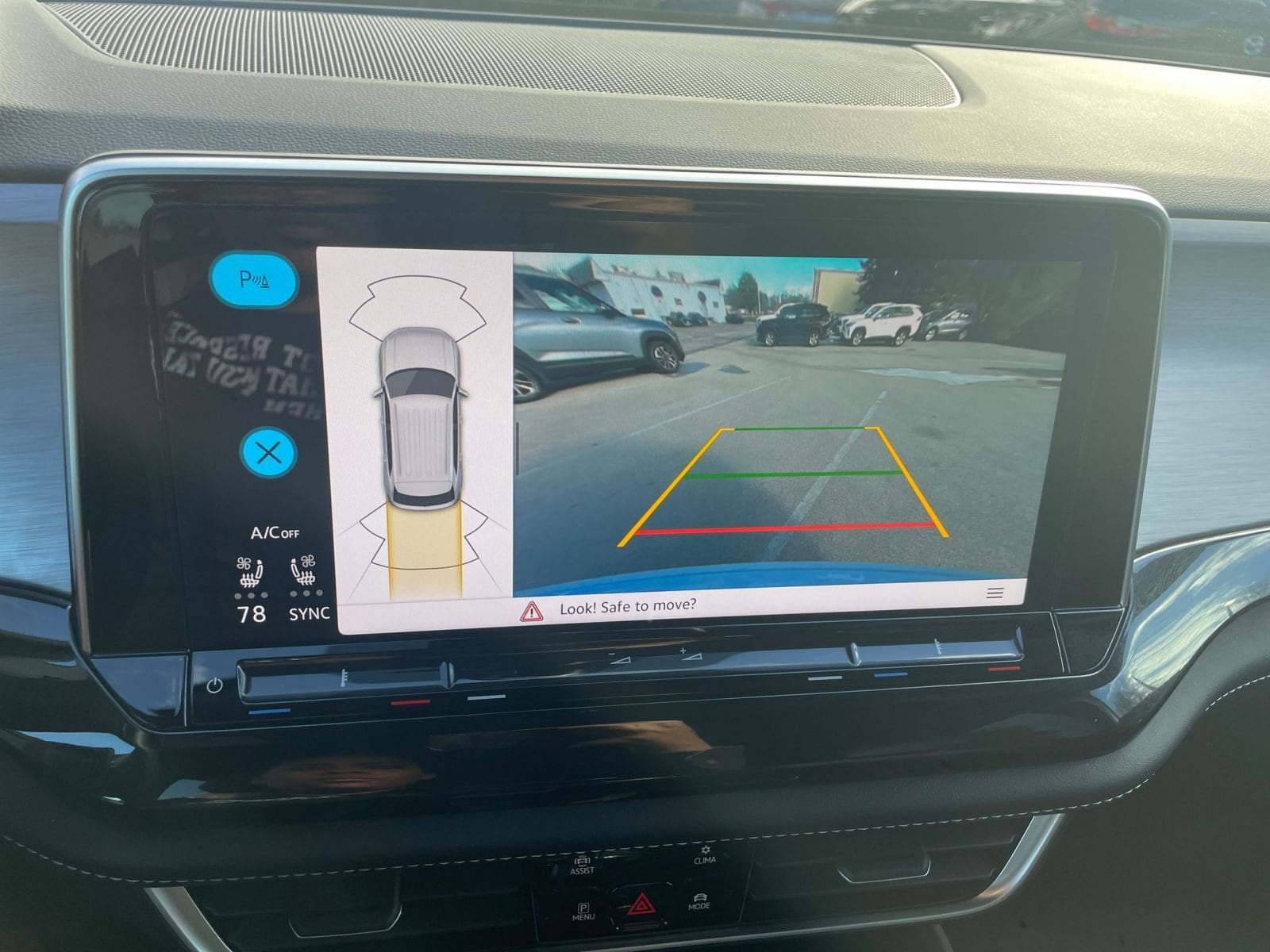 Thumbnail: 2025 Volkswagen Atlas - 17