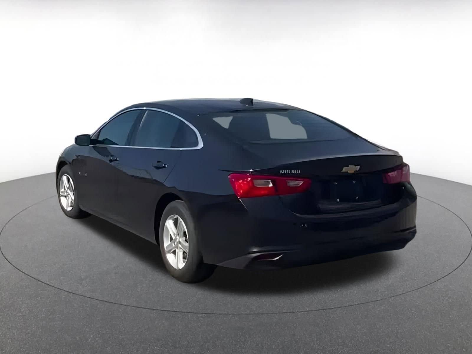 Thumbnail: 2024 Chevrolet Malibu - 9