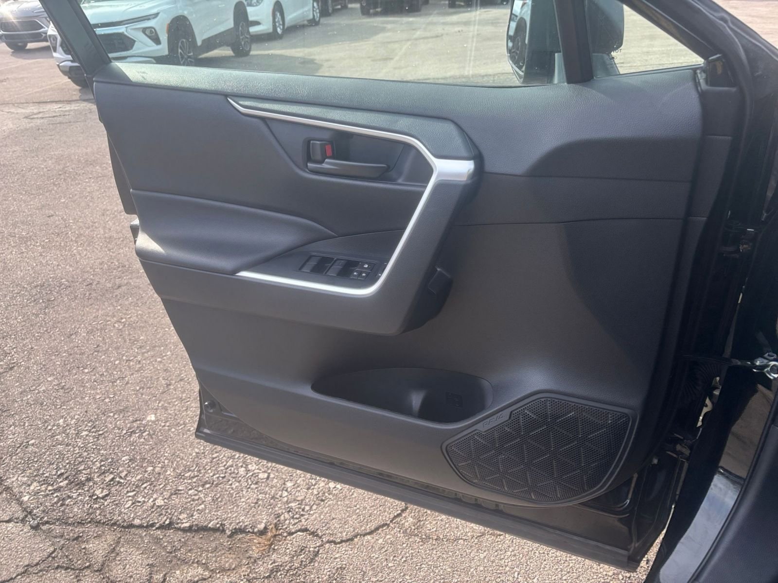 Thumbnail: 2025 Toyota RAV4 - 20