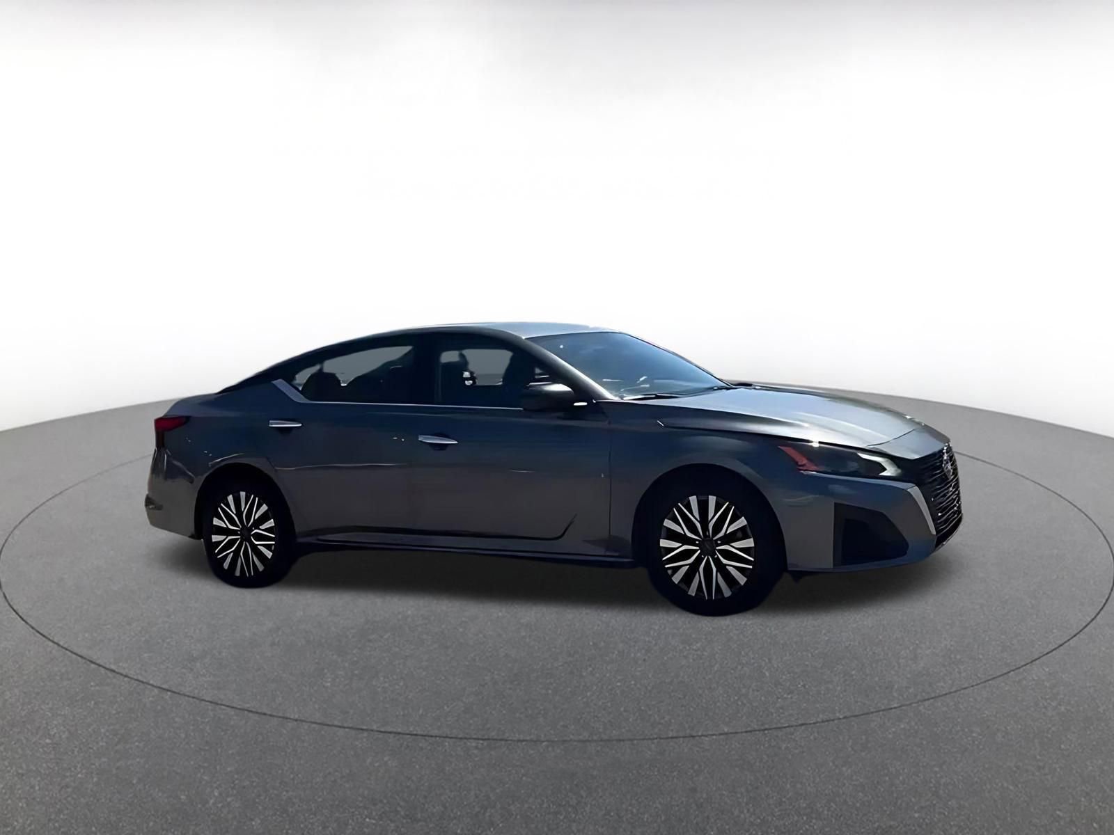 Thumbnail: 2025 Nissan Altima - 8