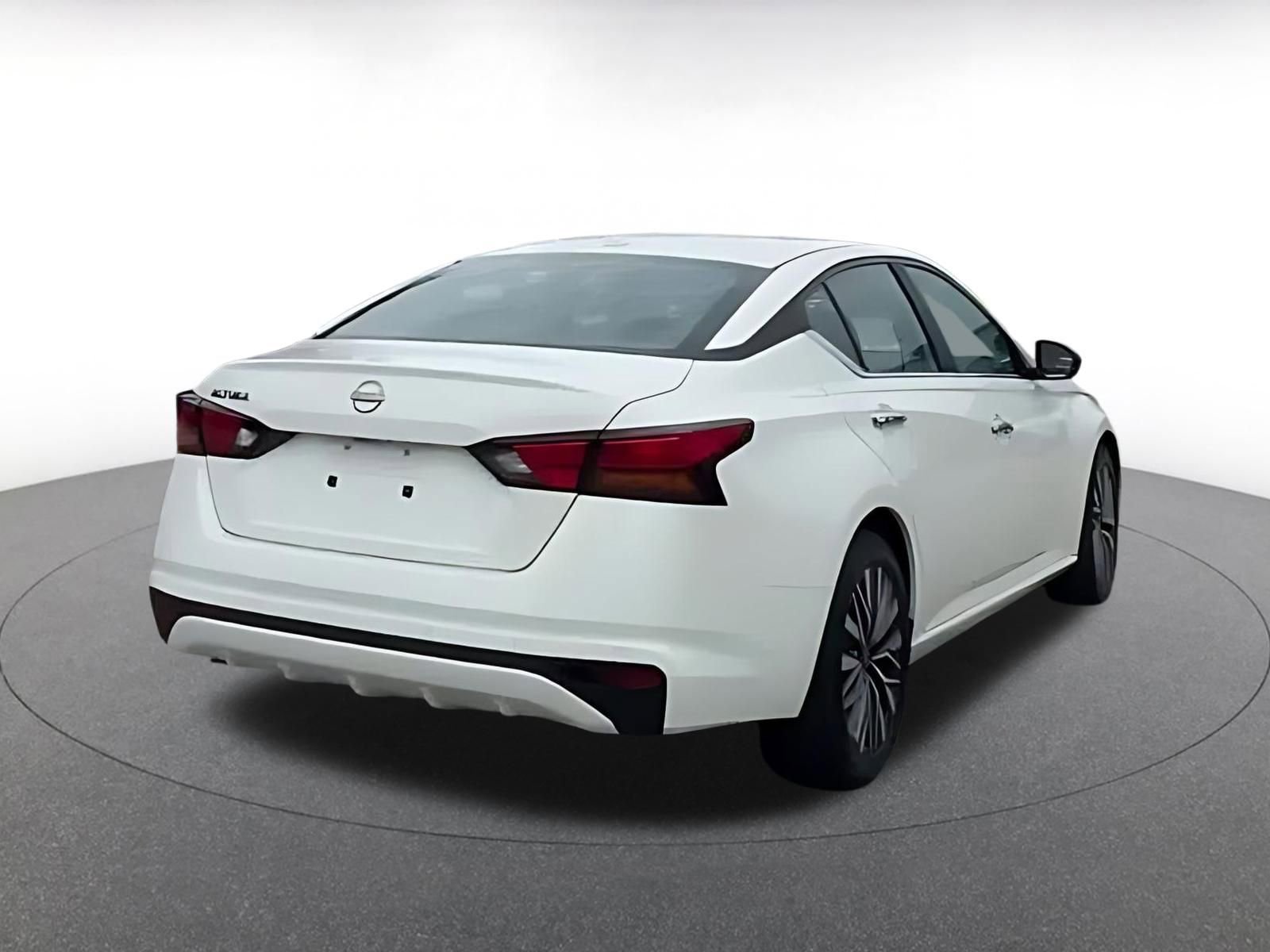 Thumbnail: 2025 Nissan Altima - 14