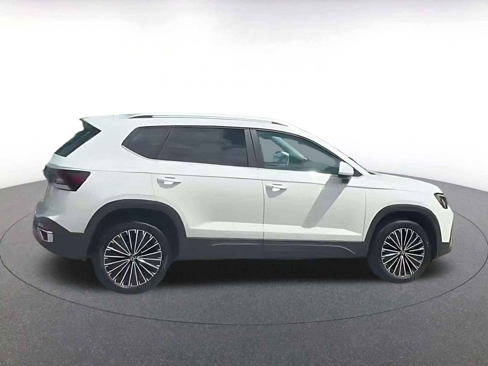 Thumbnail: 2026 Volkswagen Taos - 15