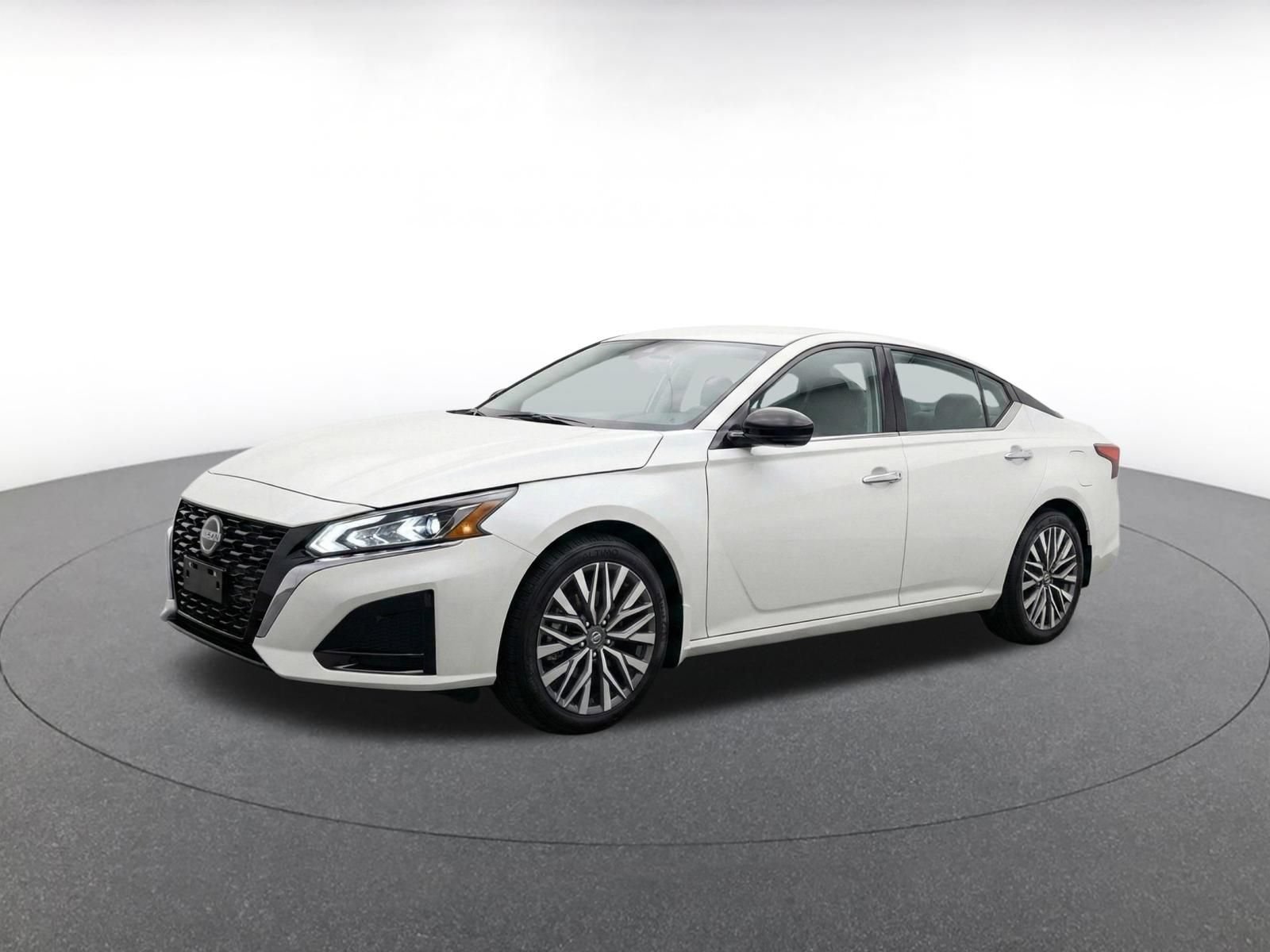 Thumbnail: 2025 Nissan Altima - 3