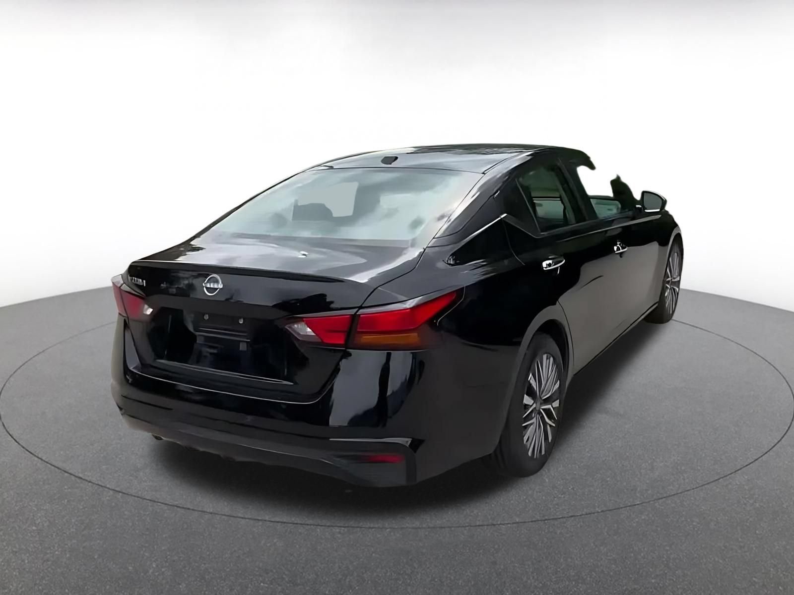 Thumbnail: 2025 Nissan Altima - 13