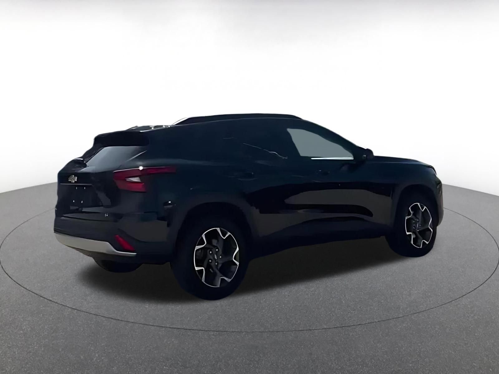 Thumbnail: 2025 Chevrolet Trax - 4