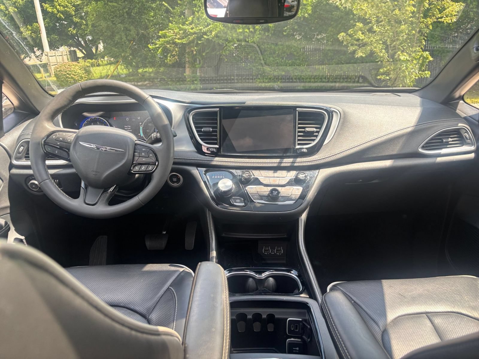 Thumbnail: 2025 Chrysler Pacifica - 32