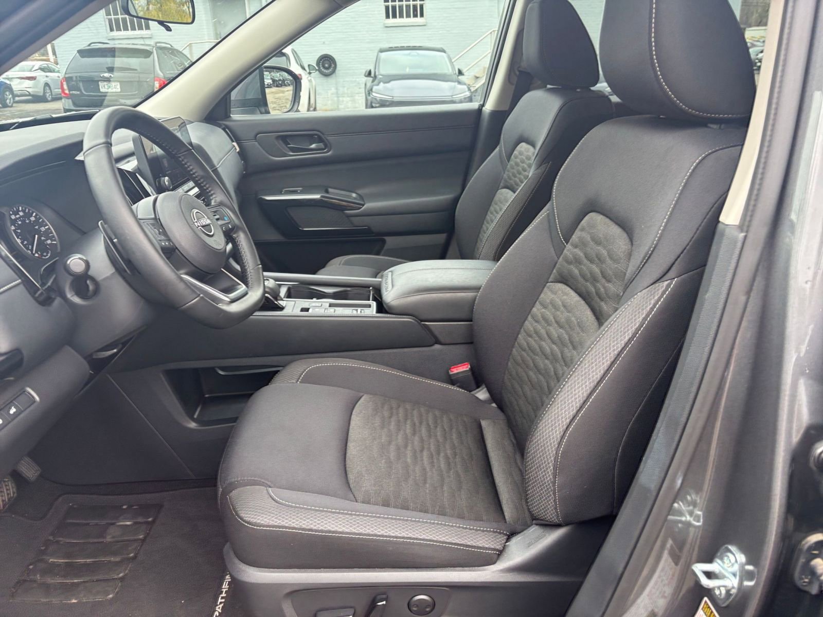 Thumbnail: 2025 Nissan Pathfinder - 24