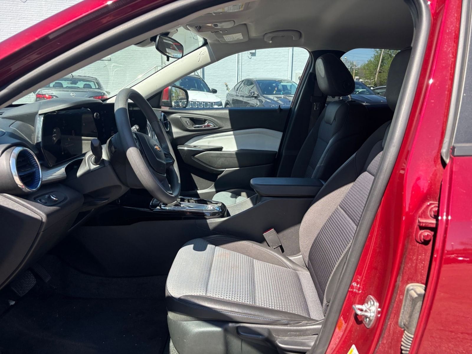 Thumbnail: 2025 Chevrolet Trax - 25