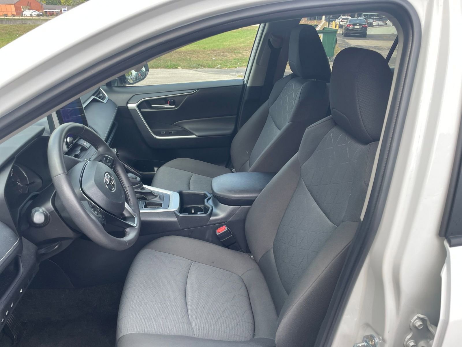 Thumbnail: 2025 Toyota RAV4 - 24