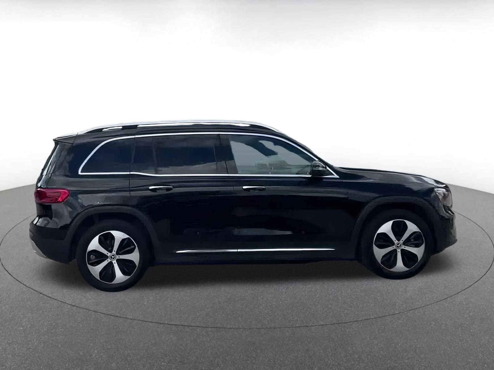 Thumbnail: 2024 Mercedes-Benz GLB - 15