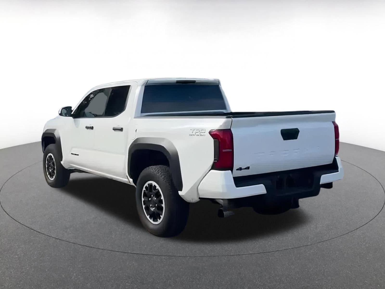 Thumbnail: 2025 Toyota Tacoma - 10