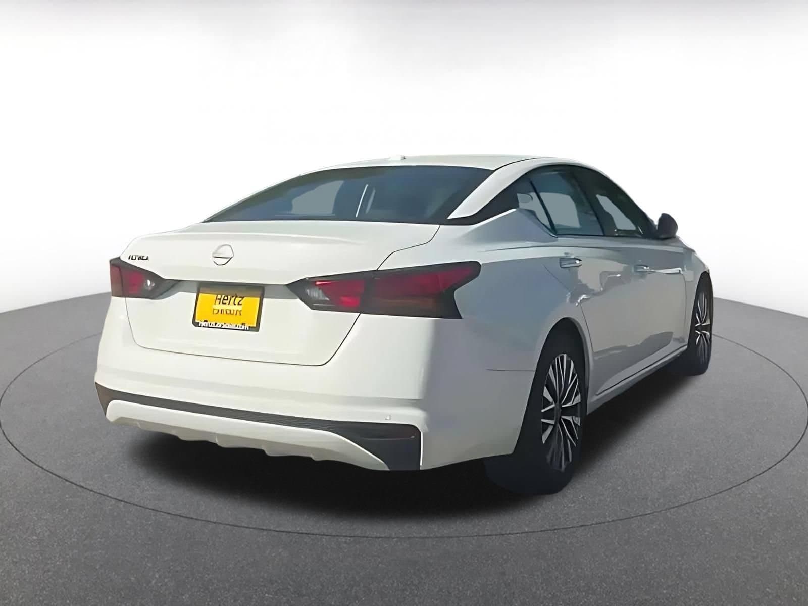 Thumbnail: 2025 Nissan Altima - 12