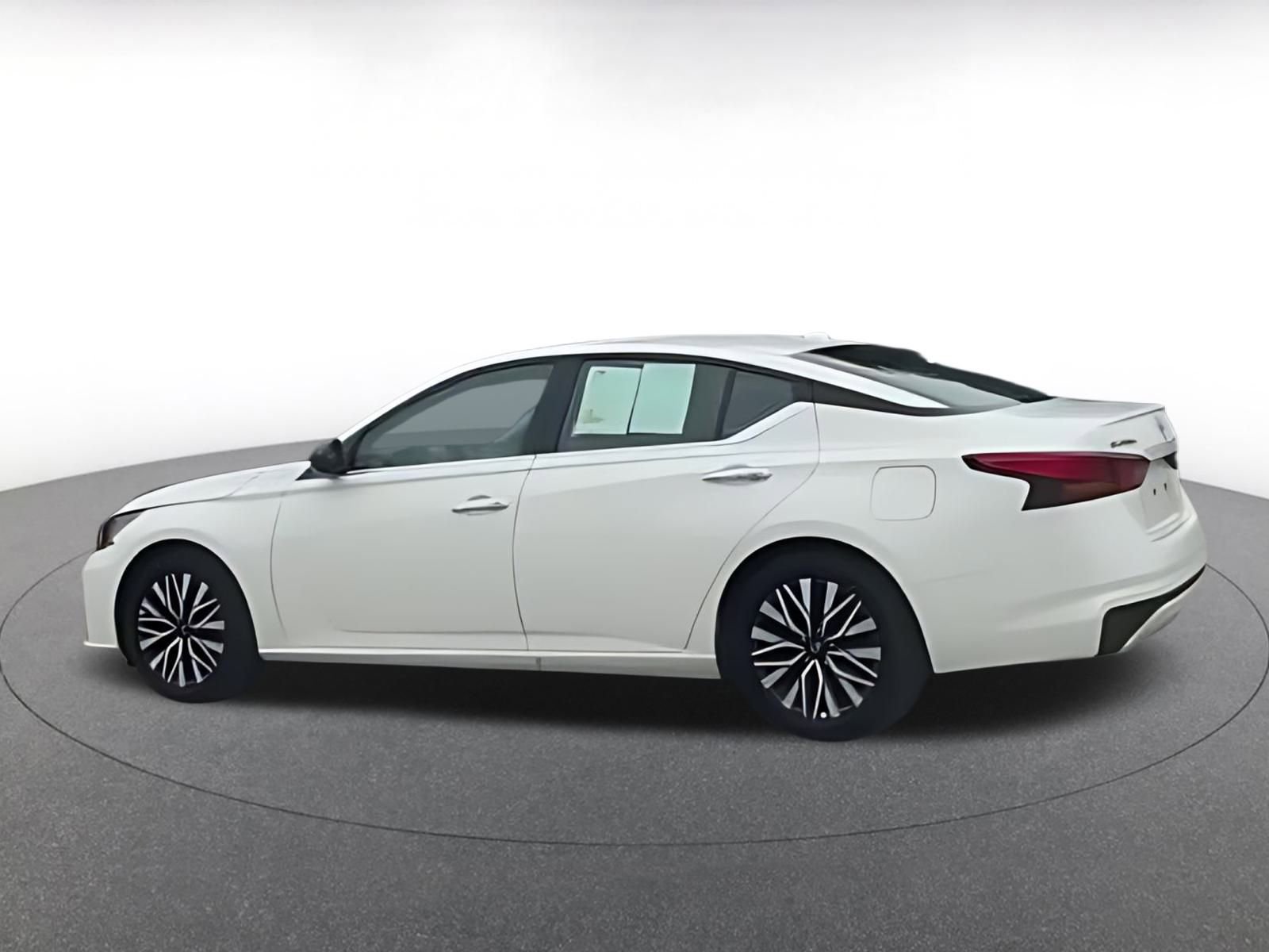 Thumbnail: 2025 Nissan Altima - 15