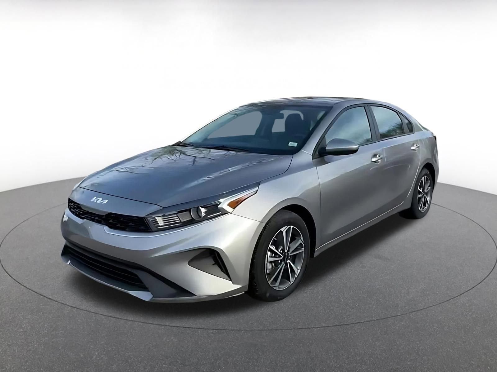 Thumbnail: 2024 Kia Forte - 7