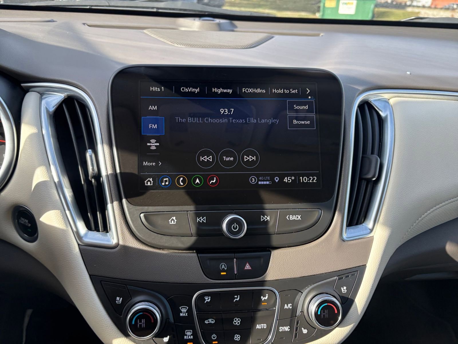 Thumbnail: 2024 Chevrolet Malibu - 21