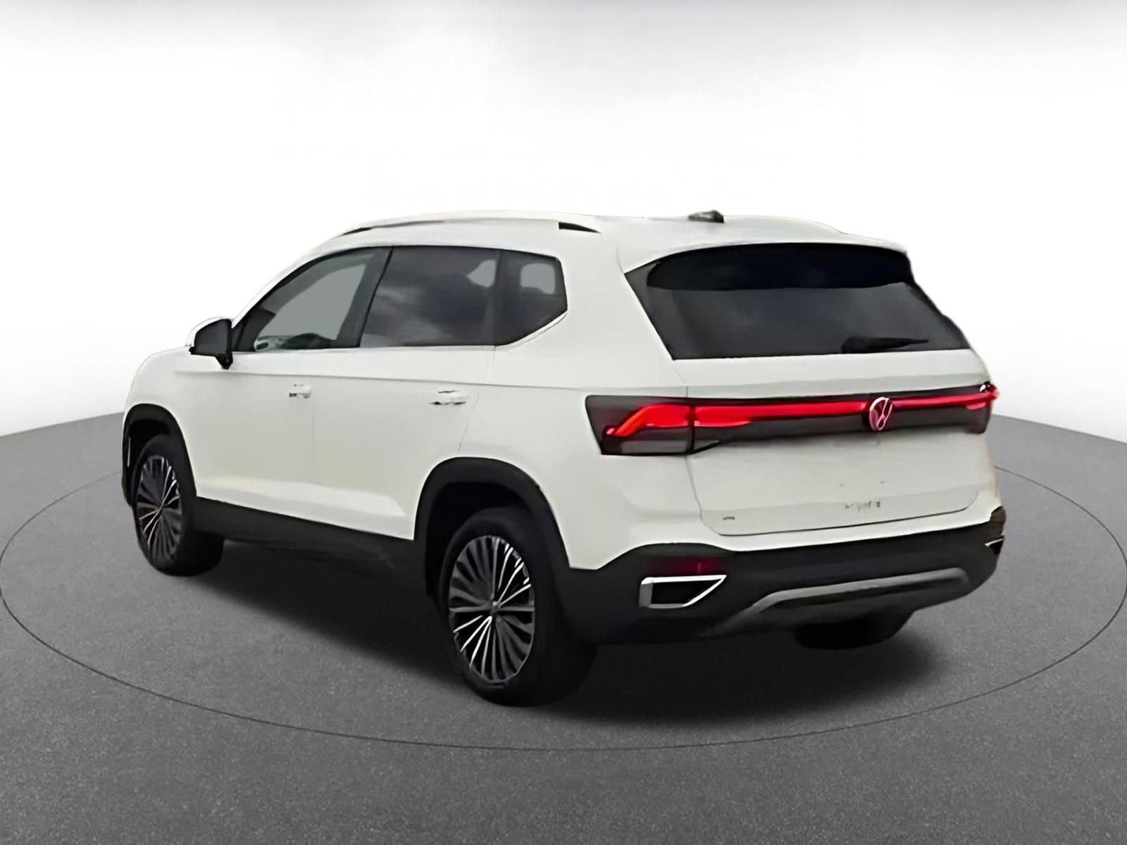 Thumbnail: 2025 Volkswagen Taos - 9