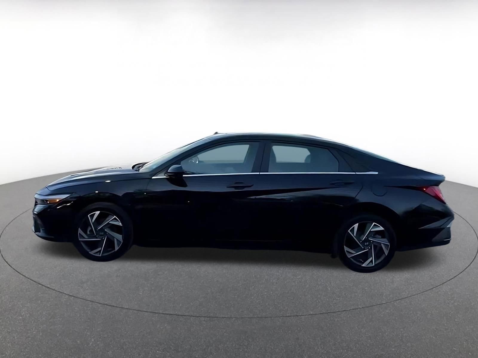 Thumbnail: 2025 Hyundai Elantra - 8