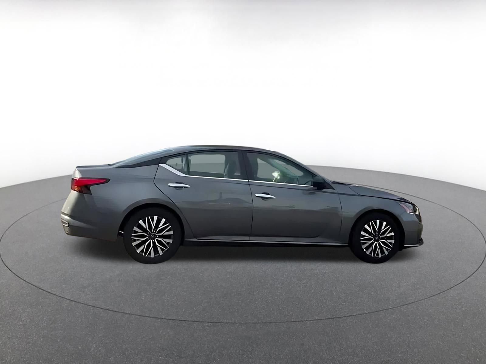 Thumbnail: 2025 Nissan Altima - 12