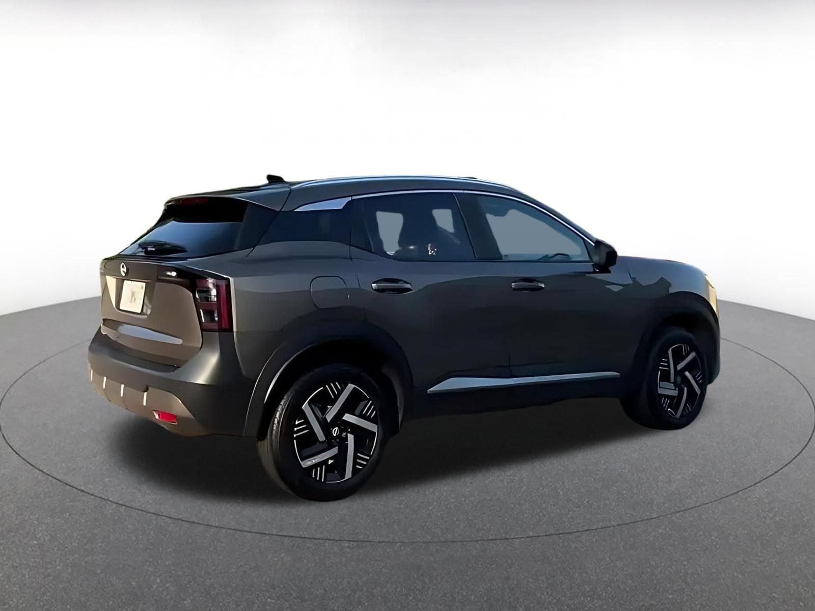 Thumbnail: 2026 Nissan Kicks - 12