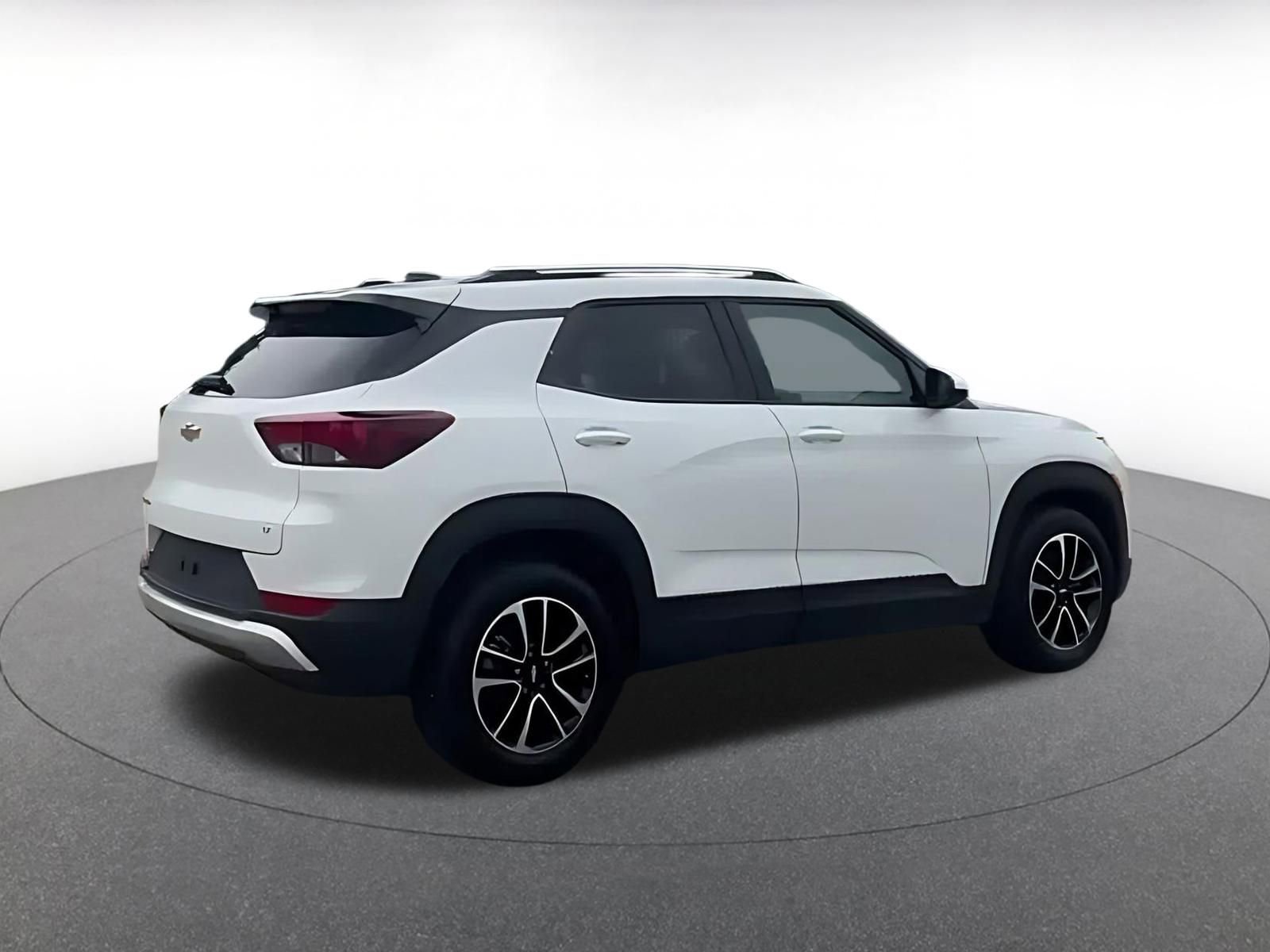 Thumbnail: 2025 Chevrolet TrailBlazer - 15