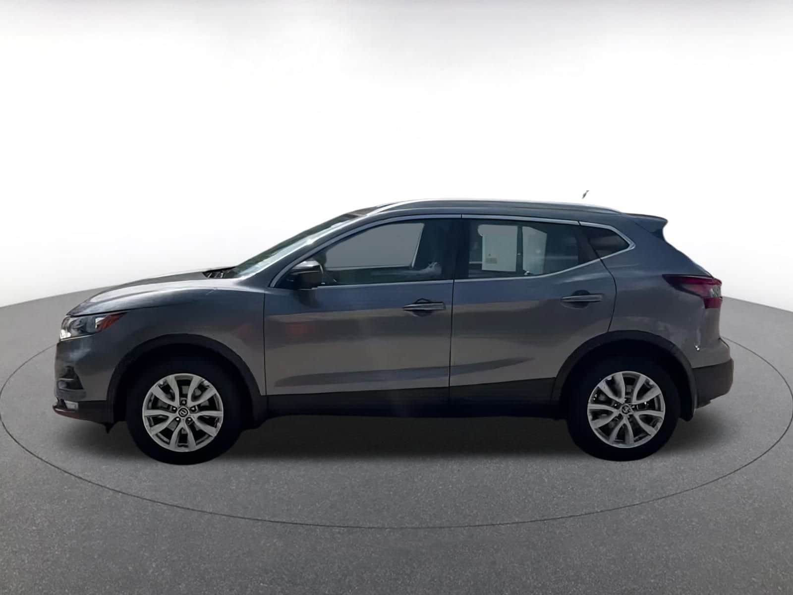 Thumbnail: 2022 Nissan Rogue Sport - 8