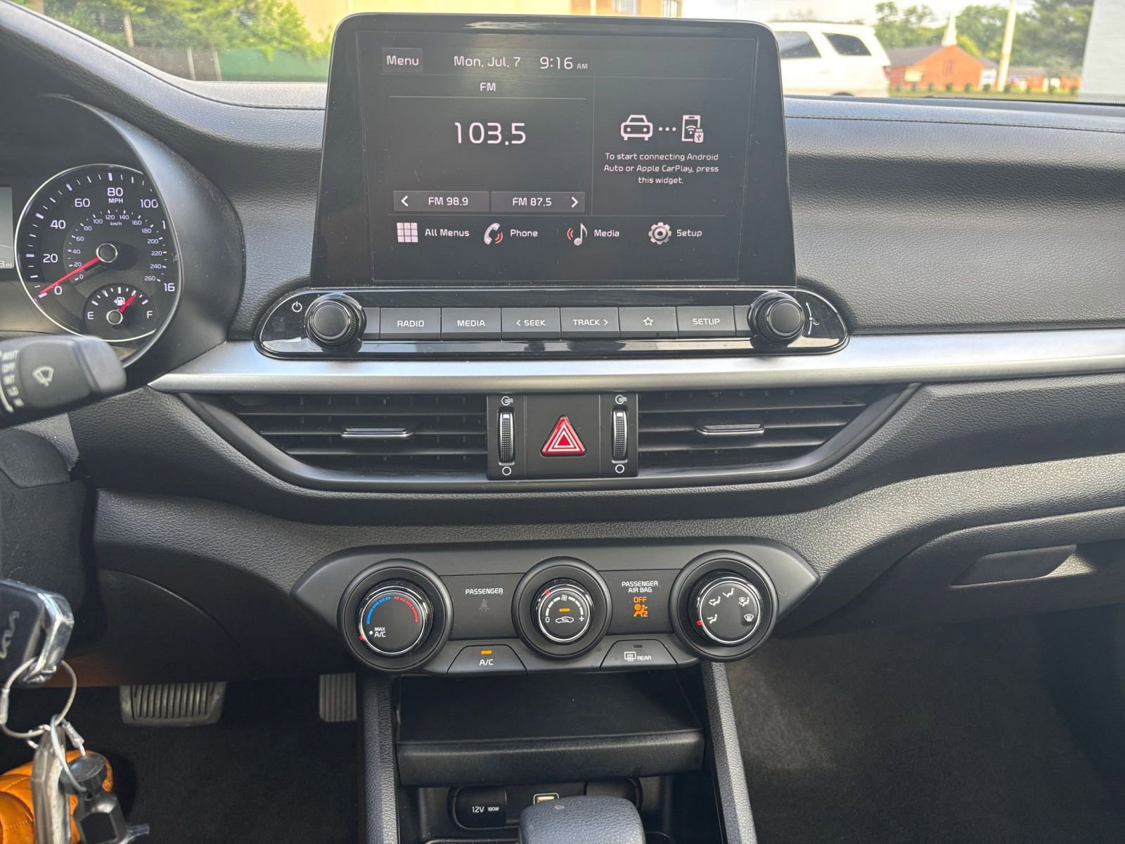 Thumbnail: 2024 Kia Forte - 18