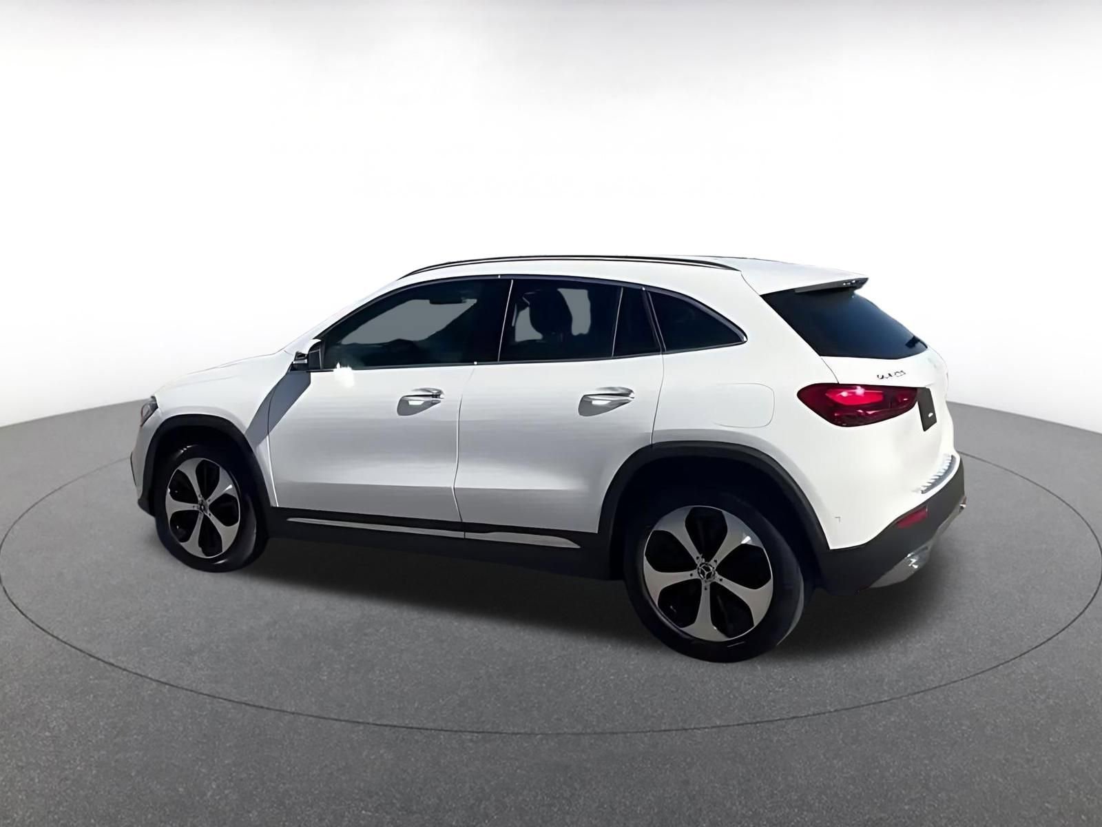 Thumbnail: 2025 Mercedes-Benz GLA - 10