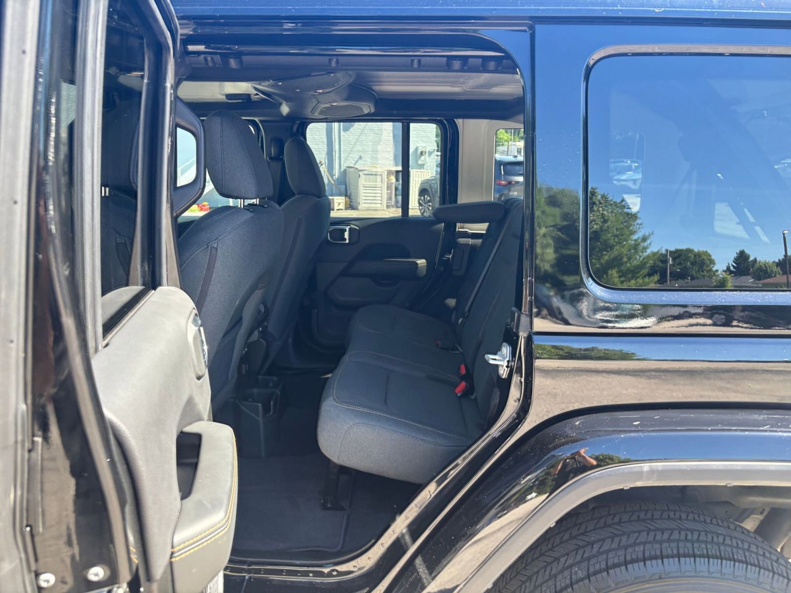 Thumbnail: 2025 Jeep Wrangler - 25