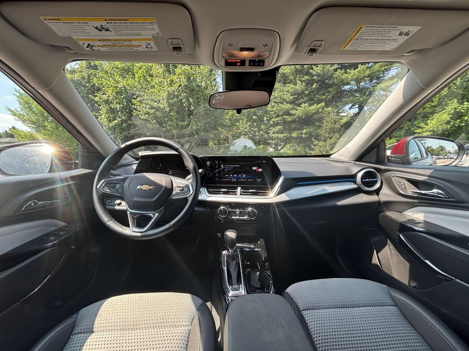 Thumbnail: 2025 Chevrolet Trax - 32