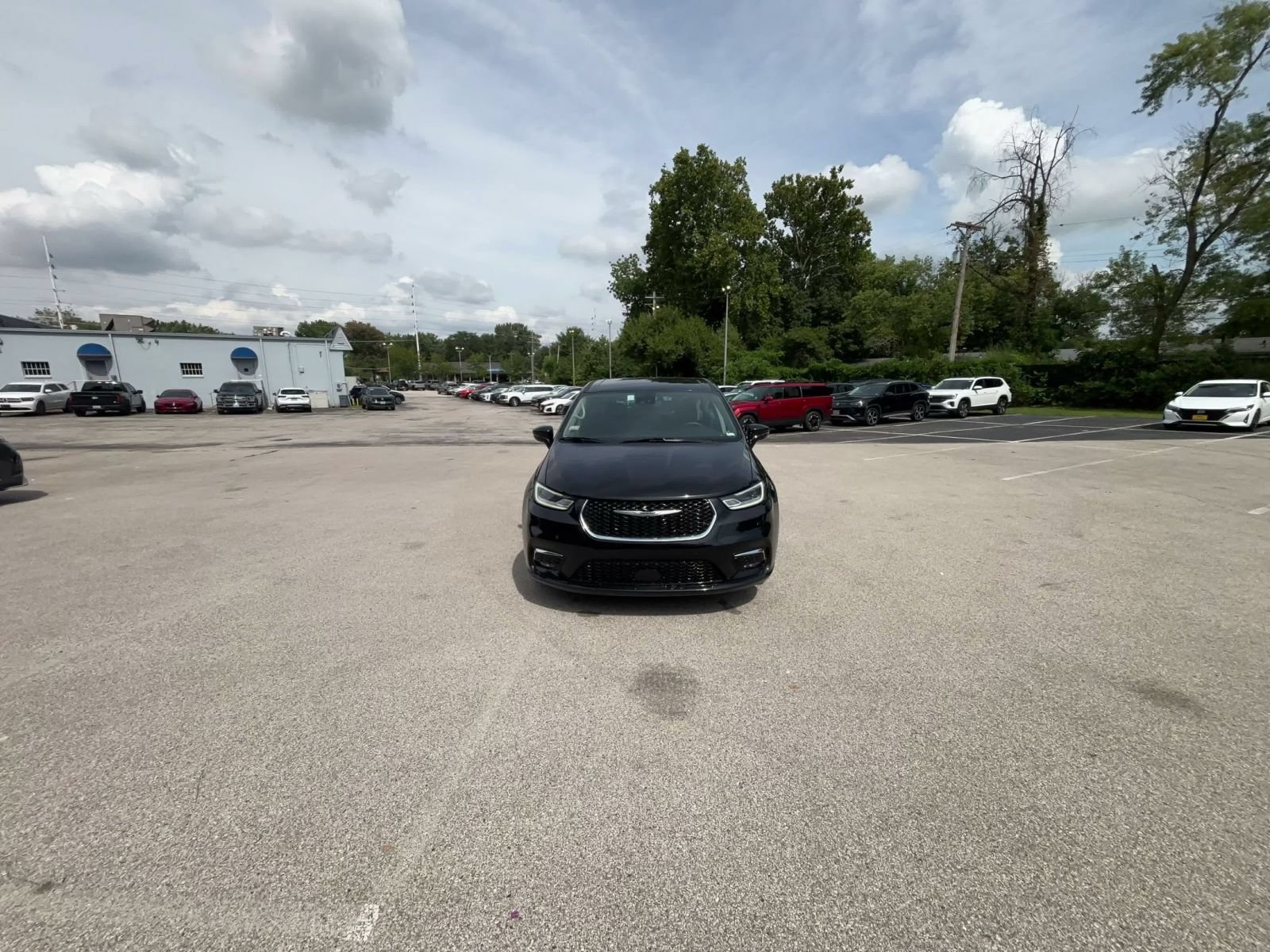 Thumbnail: 2024 Chrysler Pacifica - 4