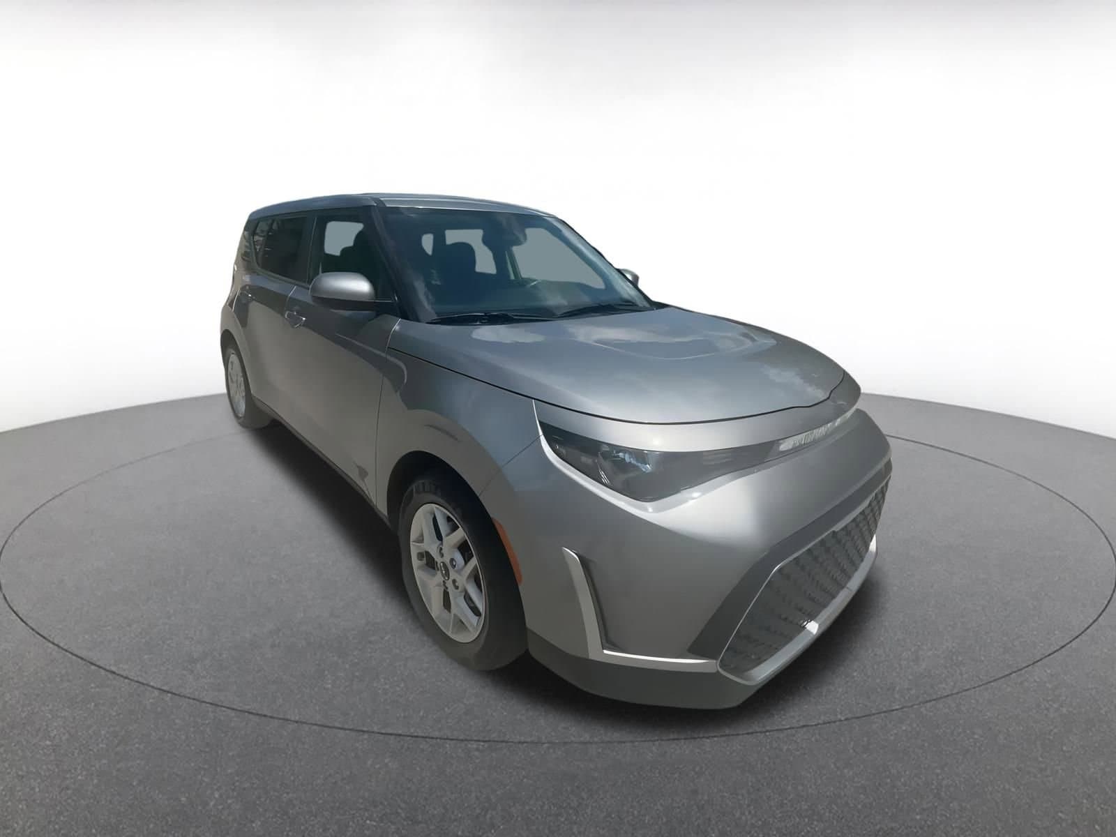 Thumbnail: 2023 Kia Soul - 3