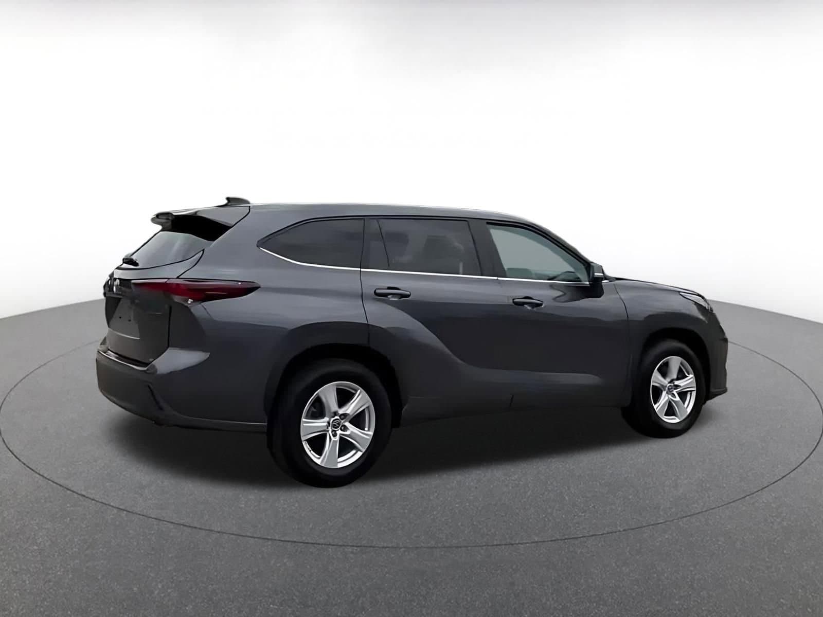 Thumbnail: 2025 Toyota Highlander - 11