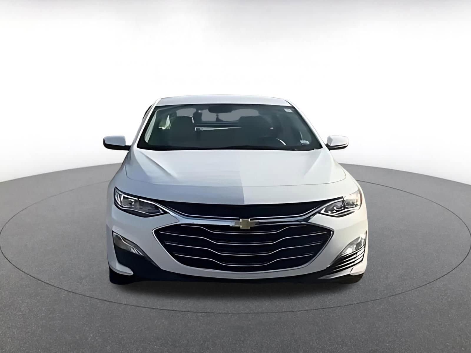 Thumbnail: 2024 Chevrolet Malibu - 4