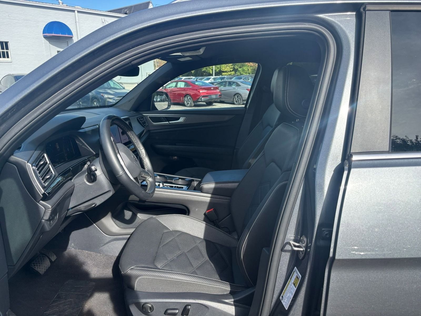 Thumbnail: 2025 Volkswagen Atlas - 24