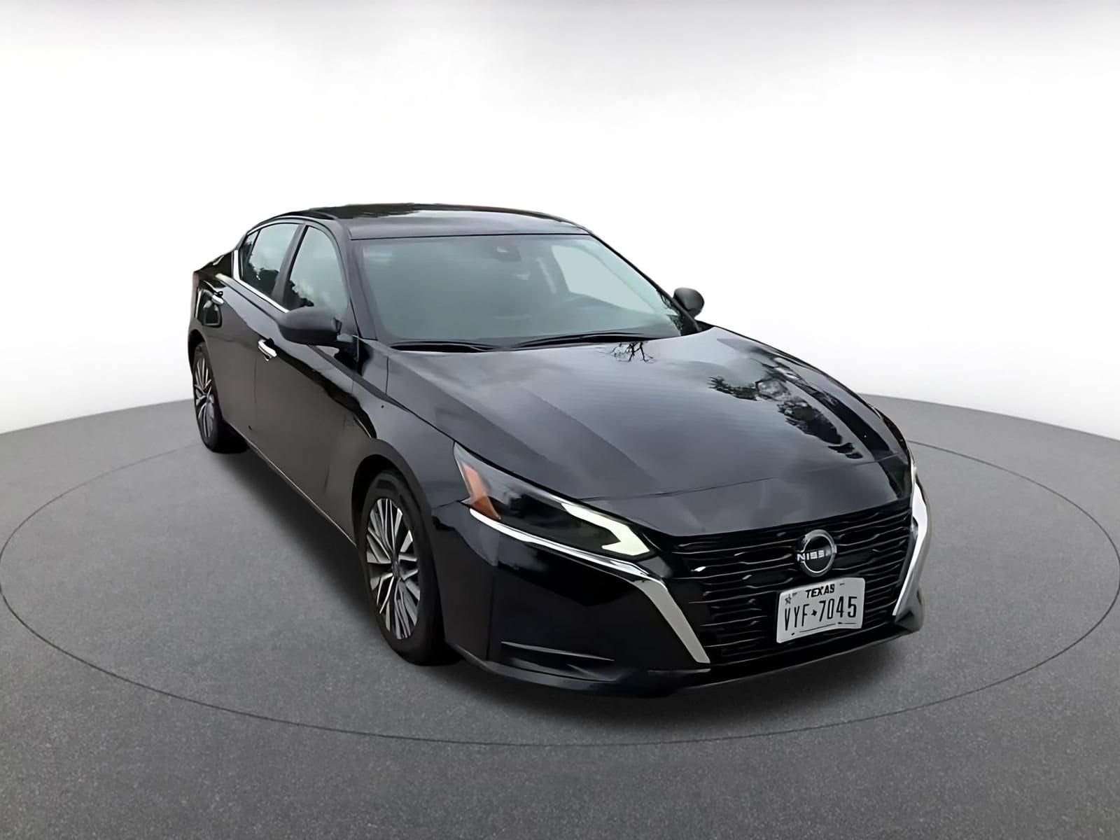 Thumbnail: 2025 Nissan Altima - 3