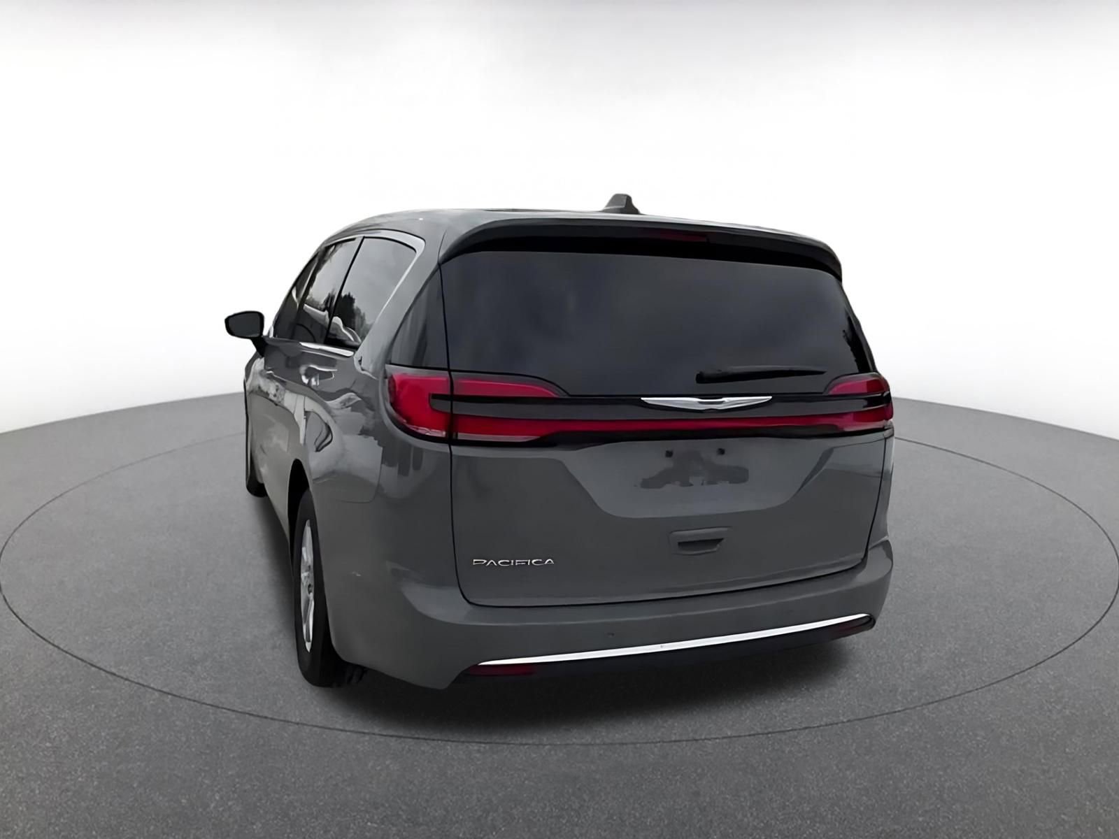 Thumbnail: 2025 Chrysler Pacifica - 11