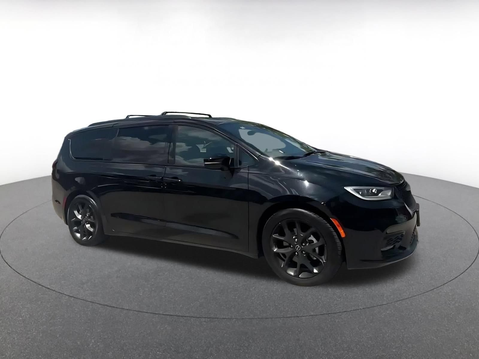 Thumbnail: 2025 Chrysler Pacifica - 2