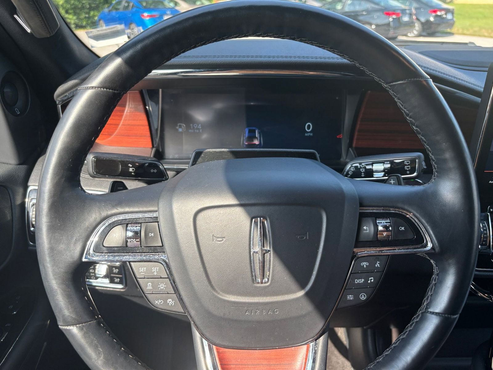 Thumbnail: 2024 Lincoln Navigator L - 32