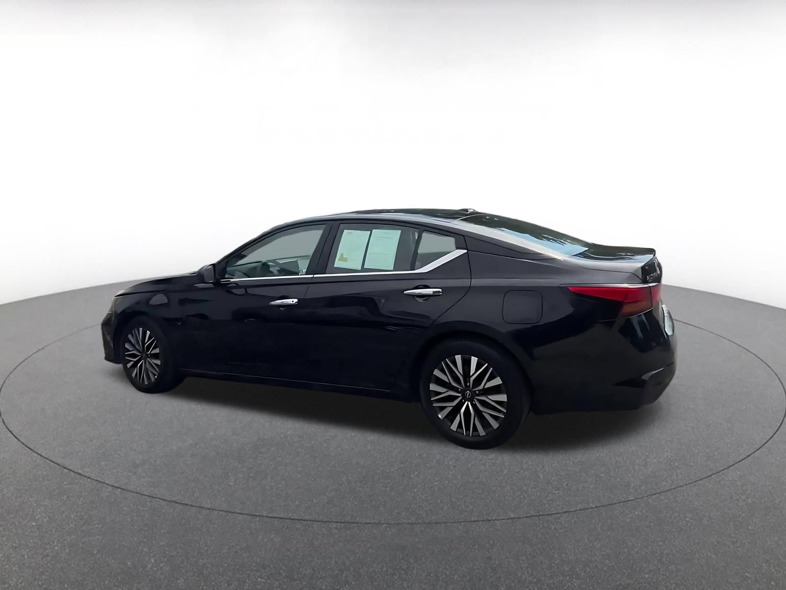 Thumbnail: 2025 Nissan Altima - 10