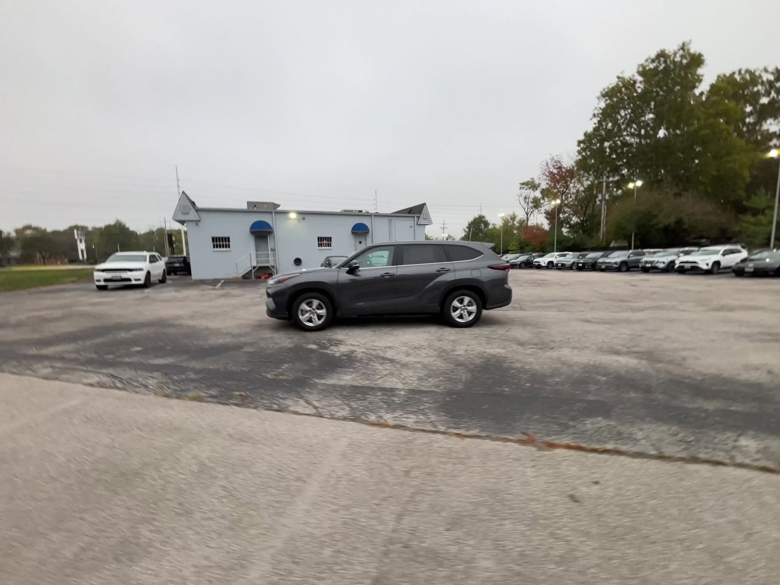 Thumbnail: 2025 Toyota Highlander - 16