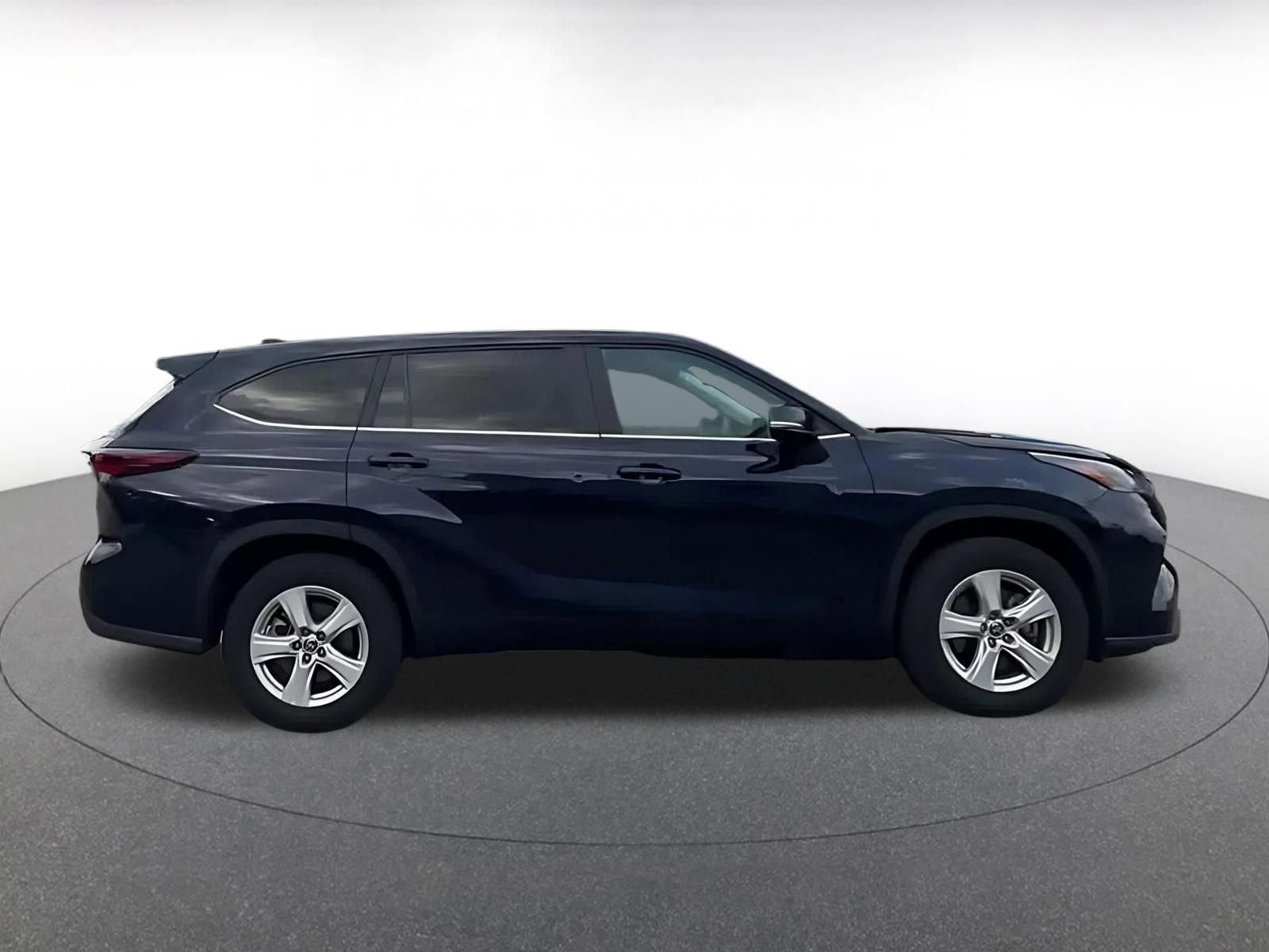 Thumbnail: 2025 Toyota Highlander - 15