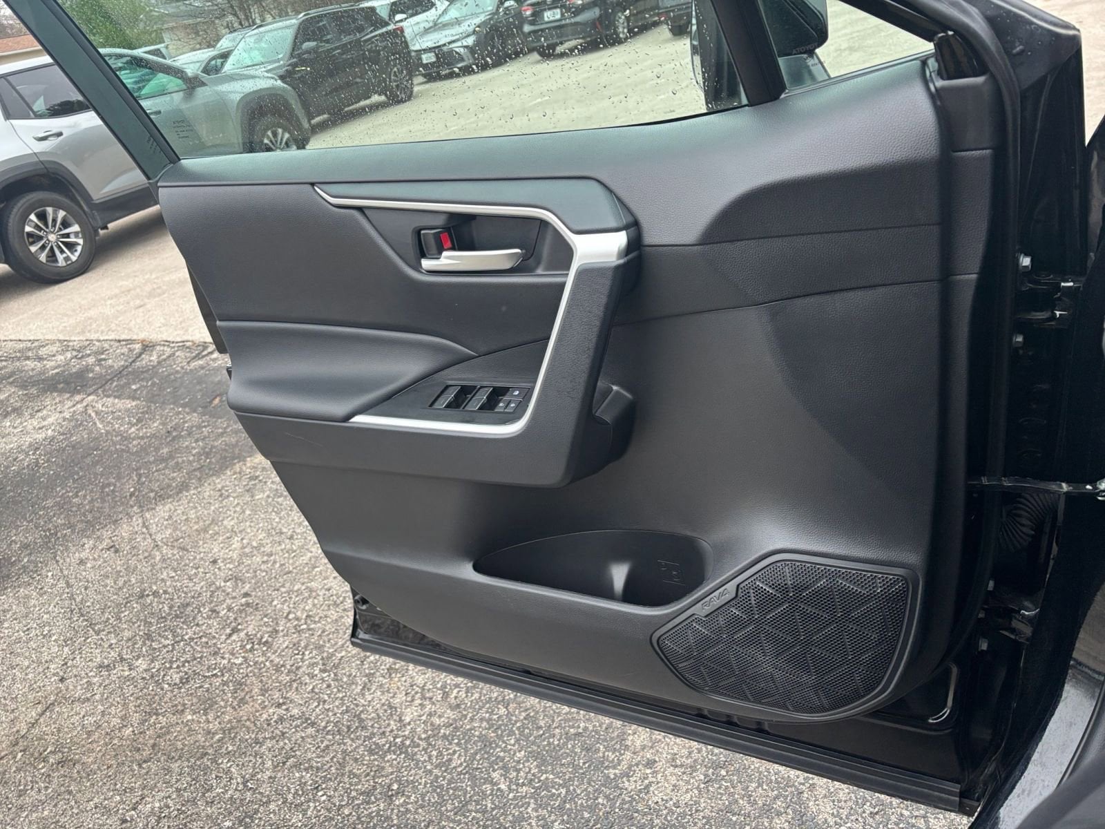 Thumbnail: 2025 Toyota RAV4 - 20