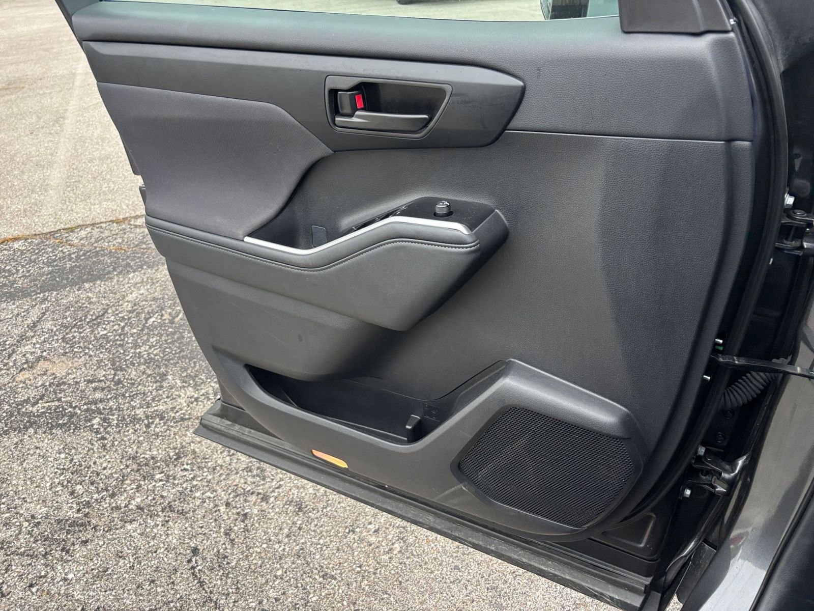 Thumbnail: 2025 Toyota Highlander - 20