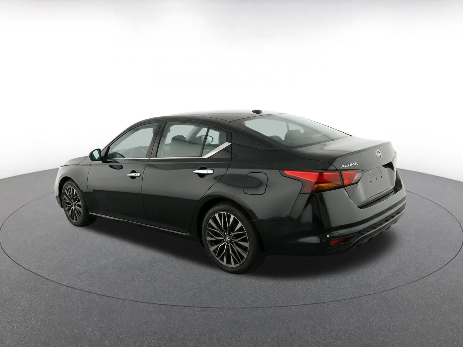 Thumbnail: 2025 Nissan Altima - 8