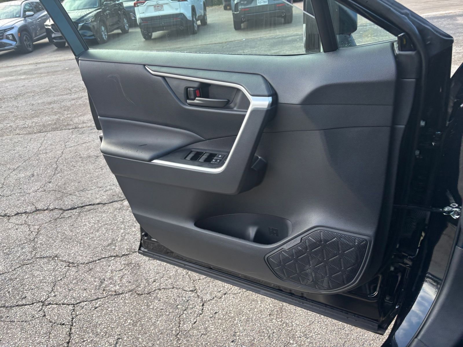 Thumbnail: 2025 Toyota RAV4 - 20