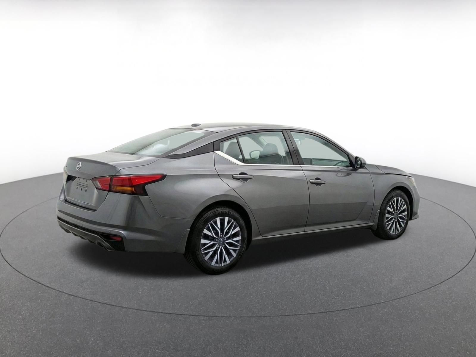 Thumbnail: 2025 Nissan Altima - 10