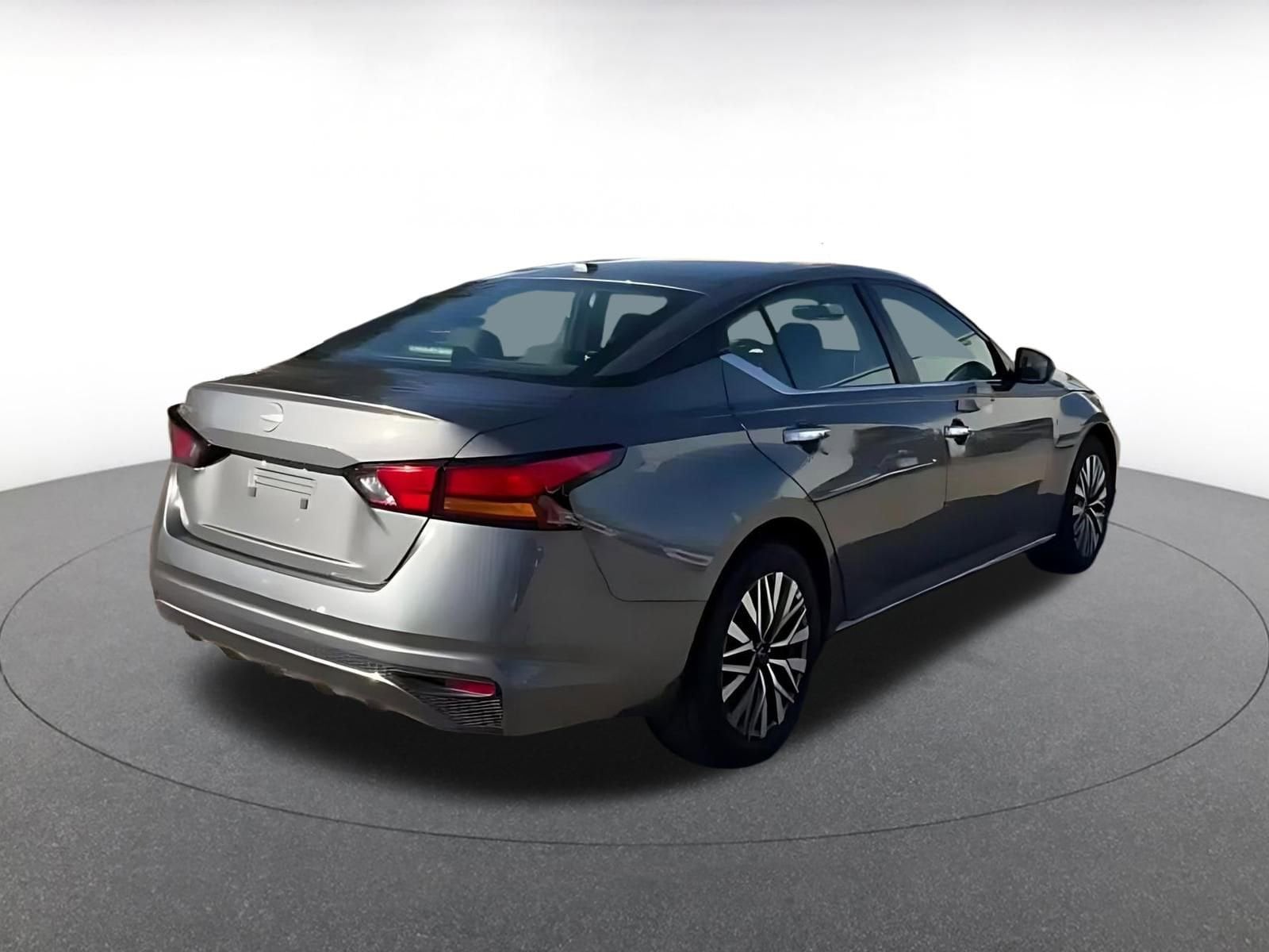 Thumbnail: 2025 Nissan Altima - 14